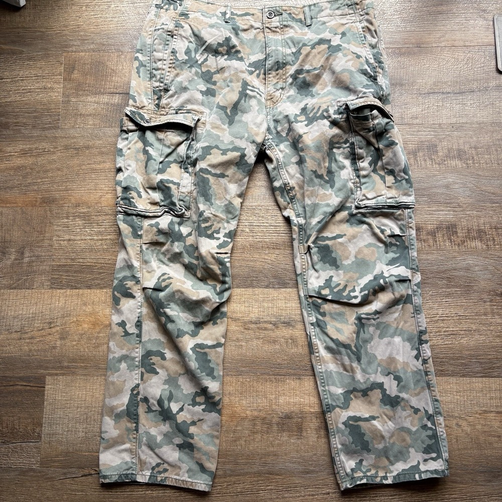 Levi's Ace Cargo Pants Men's 38x32 (Actual 38x30) Camo Cotton Twill EUC RARE